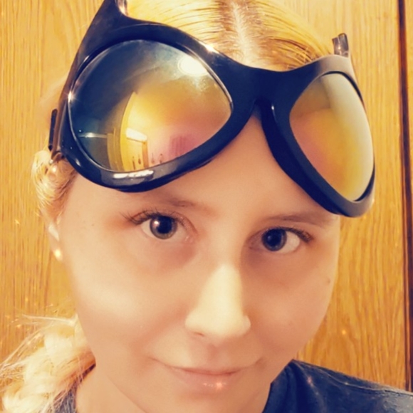 Meet your Posher, Sheena - Picture 9 of 16